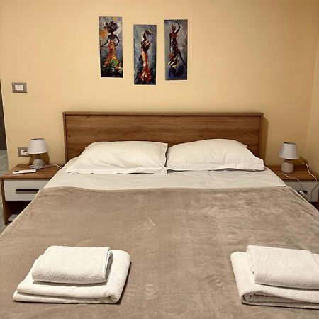 Urban Apartment In Blloku Tirana Eksteriør billede